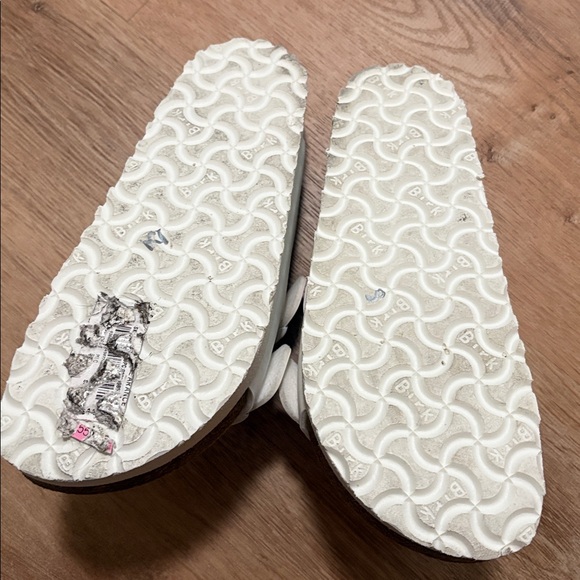 Birkenstock Papillio Arizona Flex Platform
Birko-Flor White 39 (8/8.5) NWOT - Picture 6 of 6